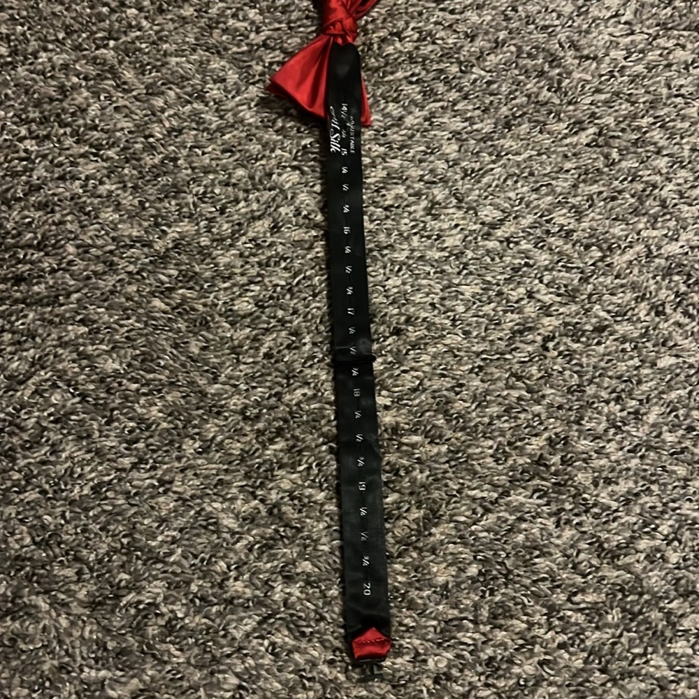 Red adjustable bow tie - Picture 6 of 8